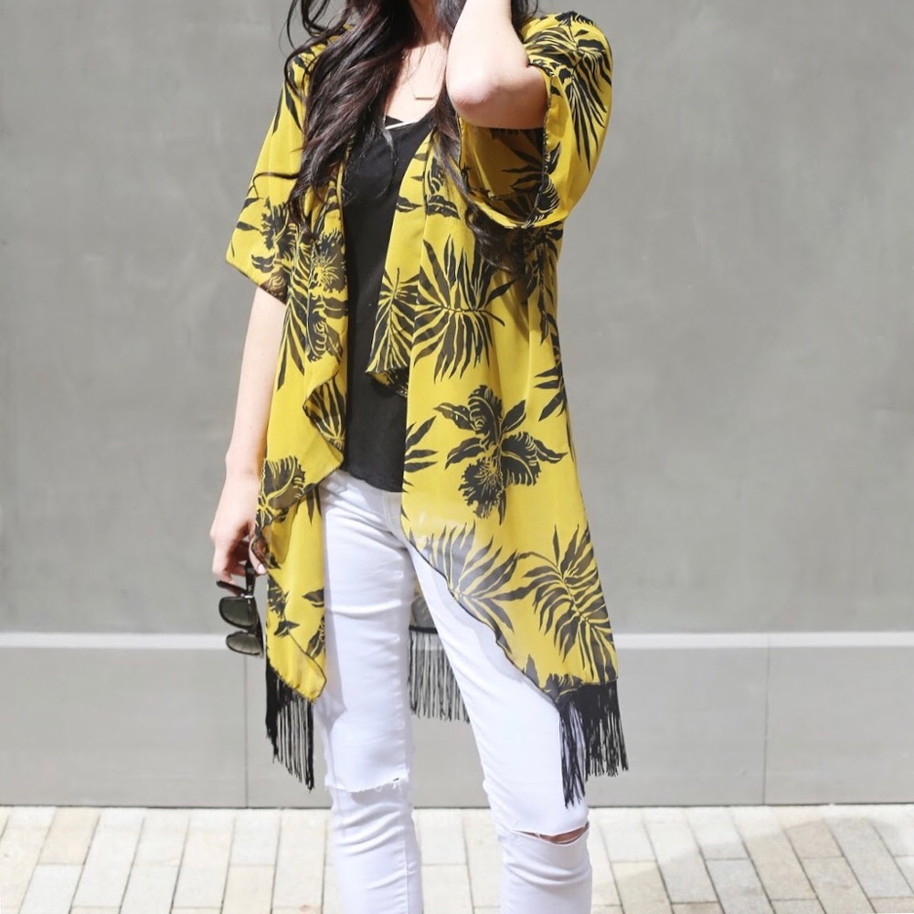 LuLaRoe Monroe Kimono with Fringe - Picture 7 of 8